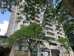 1211 - 43 EGLINTON AVENUE E Toronto, ON M4P 1A1