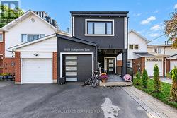 4024 BISHOPSTOKE LANE  Mississauga, ON L4Z 1J2