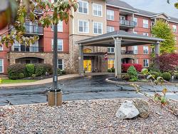 403 347 Portland Hills Drive  Dartmouth, NS B2W 0A7