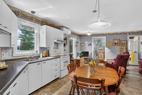Kitchen - 330 6E Rang, Saint-Étienne-Des-Grès, QC 