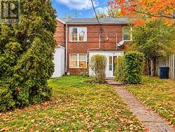 12 KHEDIVE AVENUE Toronto, ON M6A 2G2