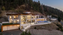 10-1853 Edgehill Avenue  Kelowna, BC V1V 1X8