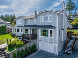 392 Carnegie St Campbell River, BC V9W 2J5