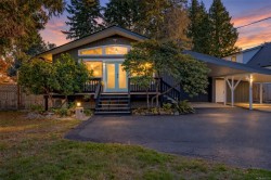 778 Shorewood Dr Parksville, BC V9P 1S1