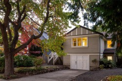 1692 Chandler Ave Victoria, BC V8S 1N6