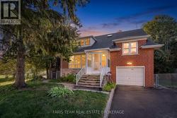 90 BEDFORD PARK AVENUE  Richmond Hill, ON L4C 2N8