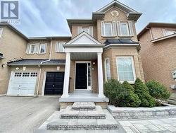 5 NAVARRE STREET Richmond Hill, ON L4B 4H3
