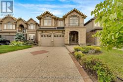 16 SISTINE COURT  Hamilton, ON L9B 0C4