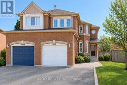 3868 CRAIGHURST AVENUE  Mississauga, ON L5N 6V6