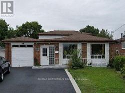 3794 WOODRUFF CRESCENT  Mississauga, ON L4T 1T9
