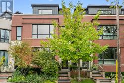 5 THURLOE AVENUE  Toronto, ON M4S 0B4