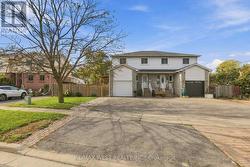 12 WAVERLY STREET S Oshawa, ON L1J 5T7