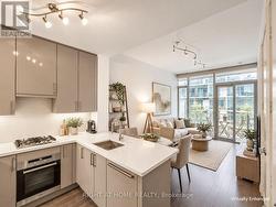 807 - 39 QUEENS QUAY E Toronto, ON M5E 0A5