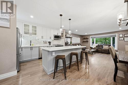 2324 COLDSTREAM DRIVE  Burlington, ON L7P 3T3