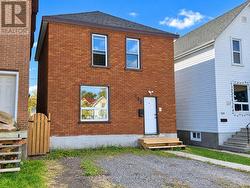 128 BETHUNE STREET Thunder Bay (East End), ON P7C 2G3
