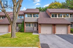 82 - 2881 WINDWOOD DRIVE  Mississauga, ON L5N 2K9
