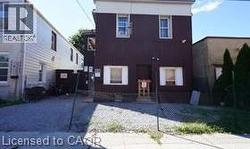 9 ALBERT Street Welland, ON L3B 4G1