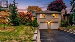 24 BURLEIGH HEIGHTS DRIVE  Toronto, ON M2K 1Y7