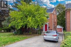 27 FORSYTH Avenue S  Hamilton, ON L8S 2A4