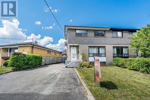 3 CLAYHALL CRESCENT  Toronto, ON M3J 1W5