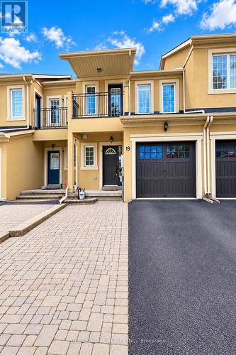 19 RUSTIC AVENUE  Richmond Hill, ON L4S 2R8