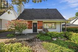 556 WESTMINSTER AVENUE NW  Ottawa, ON K2A 2V3