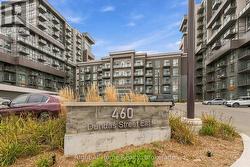 321 - 460 DUNDAS STREET E  Hamilton (Waterdown), ON L8B 2A5
