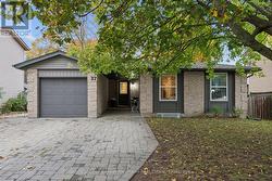 27 ASPEN VALLEY CRESCENT  Guelph (Kortright West), ON N1G 3Z9