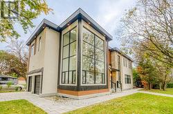 21 SHADBOLT COURT  Markham, ON L3R 1X3