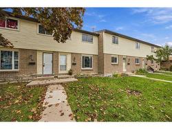 59-215 TRUDEAU Drive  Sarnia, ON N7S 4T5