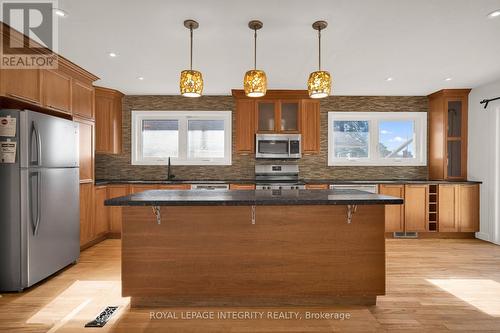 2408 Drury Lane, Ottawa, ON 