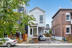 43 STIRLING AVENUE  Ottawa, ON K1Y 1P7