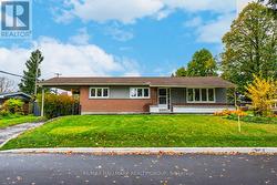 926 ELSETT DRIVE  Ottawa, ON K1G 2S9
