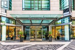 2803 - 45 CHARLES STREET E  Toronto, ON M4Y 1S2