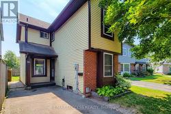 42 ENFIELD CRESCENT  Brantford, ON N3P 1B2