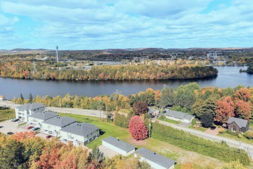 2-1100 Av. du Capitaine-Veilleux  Shawinigan, QC G9P 0G2
