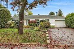 2713 DUPONT STREET  Ottawa, ON K1V 8N2