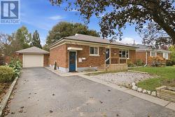 83 FAIRVIEW DRIVE Brantford, ON N3R 2W8