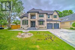 53 EAGLEWOOD BOULEVARD  Mississauga, ON L5G 1V6