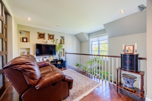 Salle familiale - 6885 Rue Corelli, Brossard, QC 
