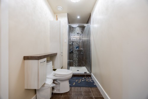 Salle de bains - 6885 Rue Corelli, Brossard, QC 