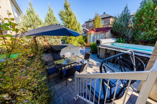 Cour - 6885 Rue Corelli, Brossard, QC 