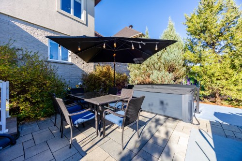 Cour - 6885 Rue Corelli, Brossard, QC 