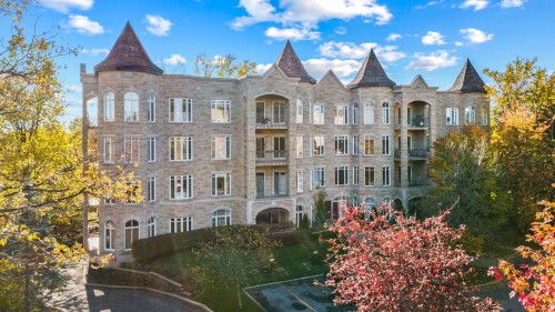 208-295 Rue de Vimy  Saint-Bruno-De-Montarville, QC J3V 6L2