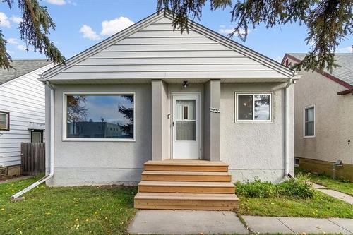 759 Machray AVE  Winnipeg, MB R2X 1H1