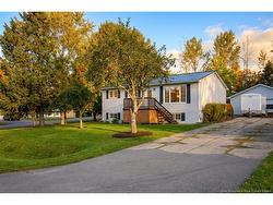 70 Roberts LANE Quispamsis, NB E2E 1B4