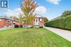 43 ALDERNEY Avenue  Hamilton, ON L9A 2A6