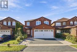 205 HUPFIELD TRAIL Toronto, ON M1B 4N9