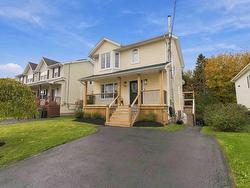 37 Madeira Crescent  Dartmouth, NS B2W 6G7
