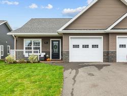 31 Alice Avenue East Royalty, PE C1C 0V1